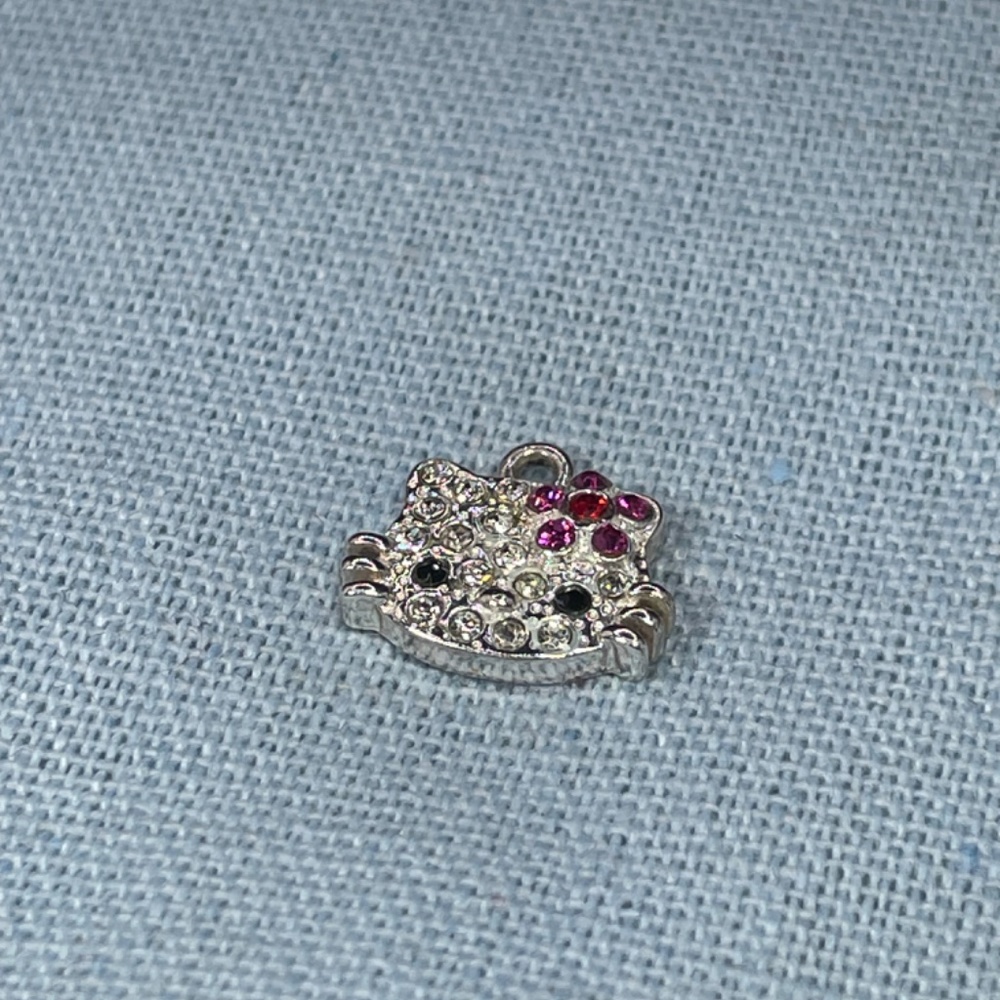 Hello Kitty Rhinestone Pendant Silver Plated - Picture 8 of 8